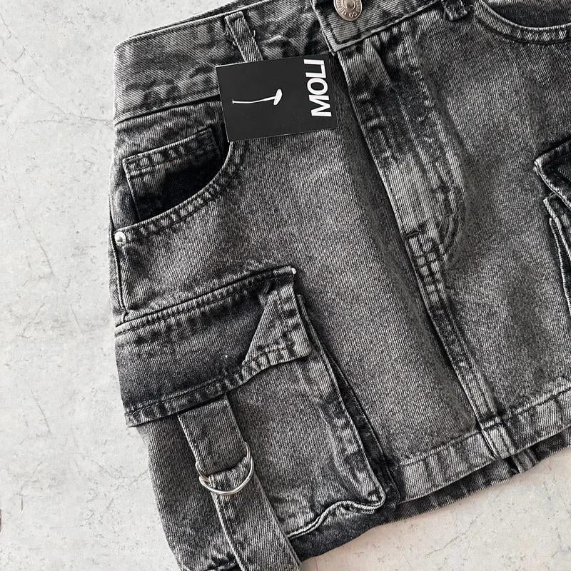 "Dark Diva 🌑 – 2-Piece Gothic Strap Skirt Outfit ⚡"