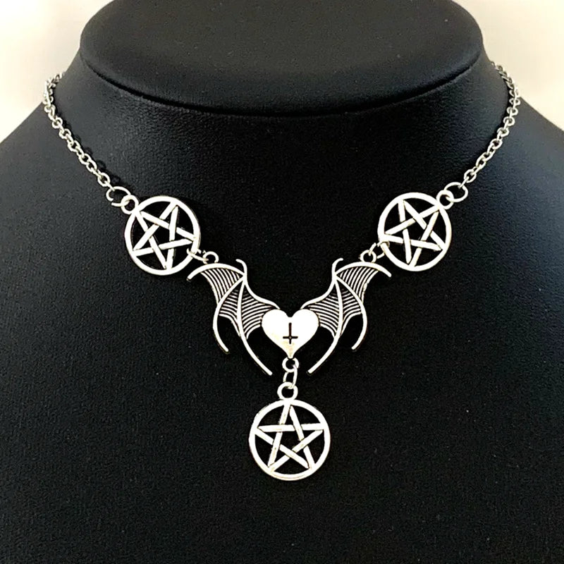 "Dark Wings 🦇🖤 Gothic Heart Choker"
