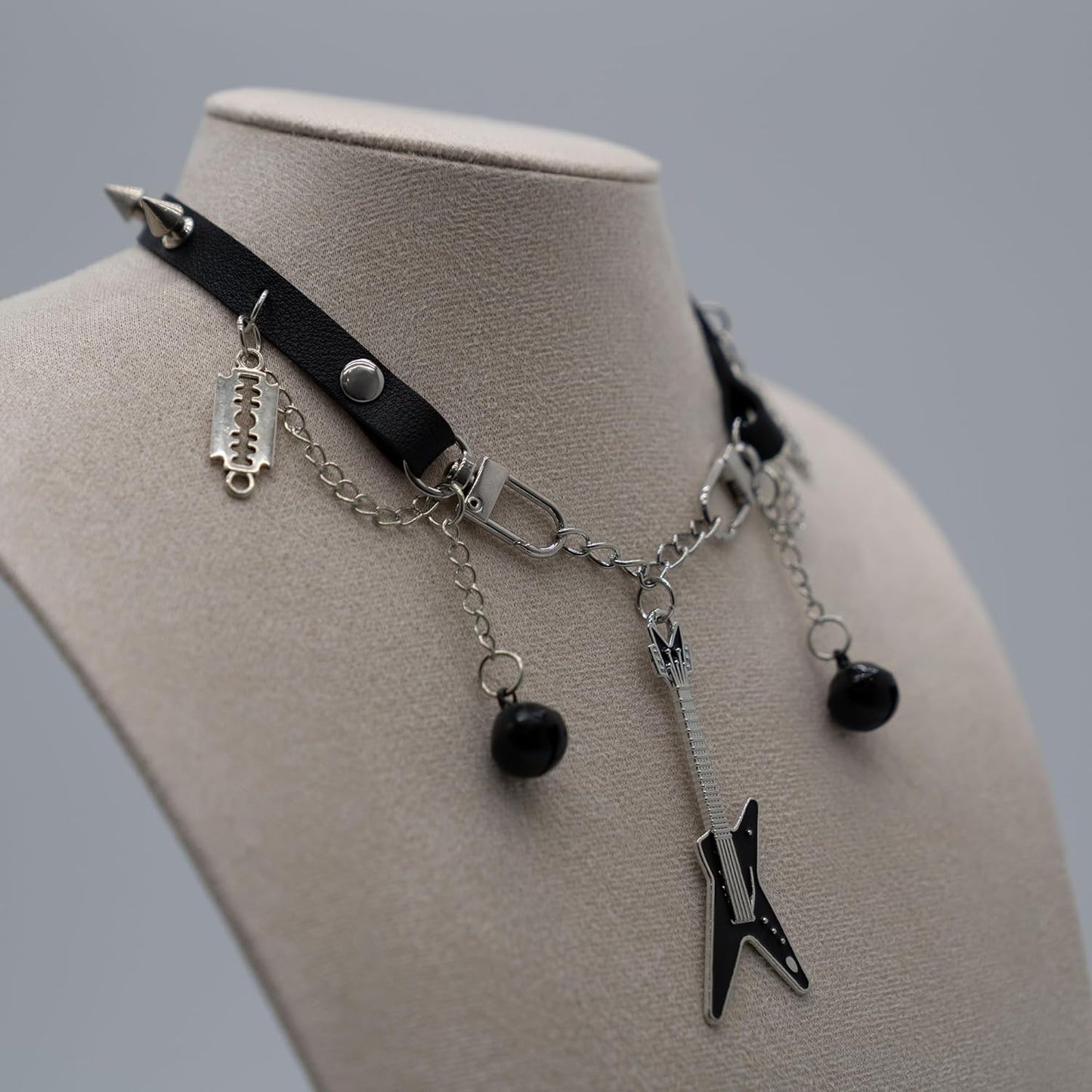Gothic Emo Guitar Choker 🎸🖤