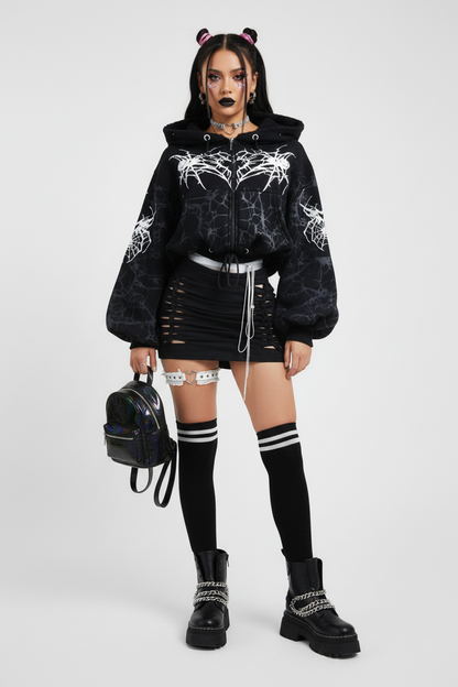 Mujer con conjunto gótico completo